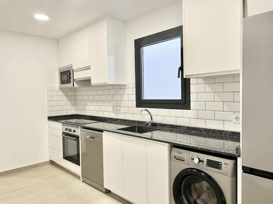 Moderno Apartamento Con Terraza En La Azotea Roses Eksteriør bilde
