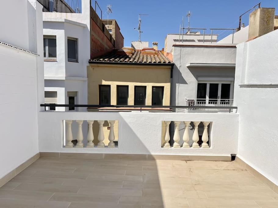 Moderno Apartamento Con Terraza En La Azotea Roses Eksteriør bilde