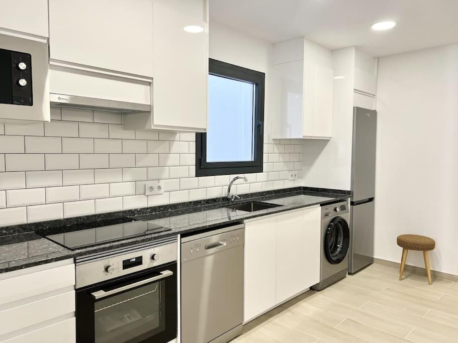Moderno Apartamento Con Terraza En La Azotea Roses Eksteriør bilde